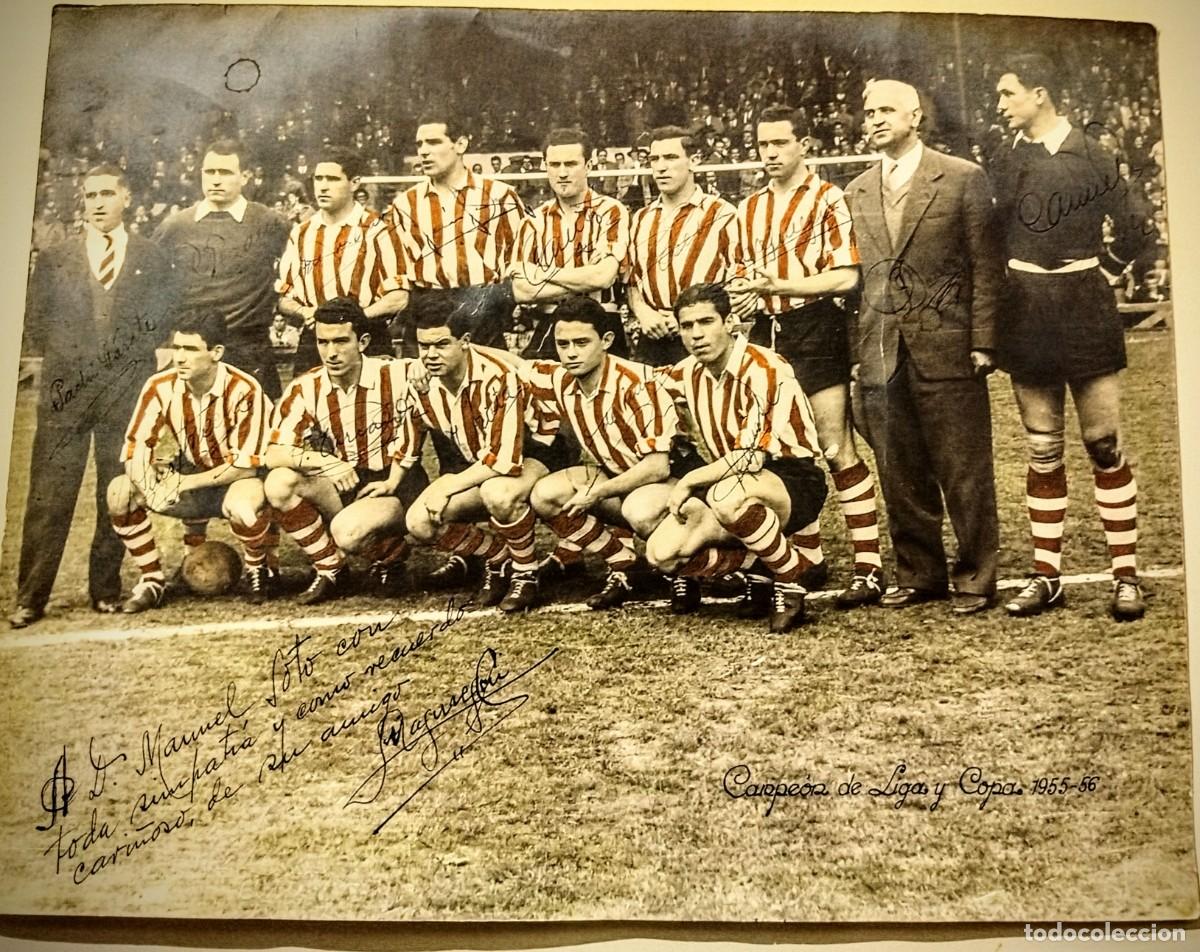 Coleccionismo deportivo: Fotograf&iacute;a Autografiada - Athletic Club - Campe&oacute;n de Liga 1955-56 - Los Once Aldeanos
