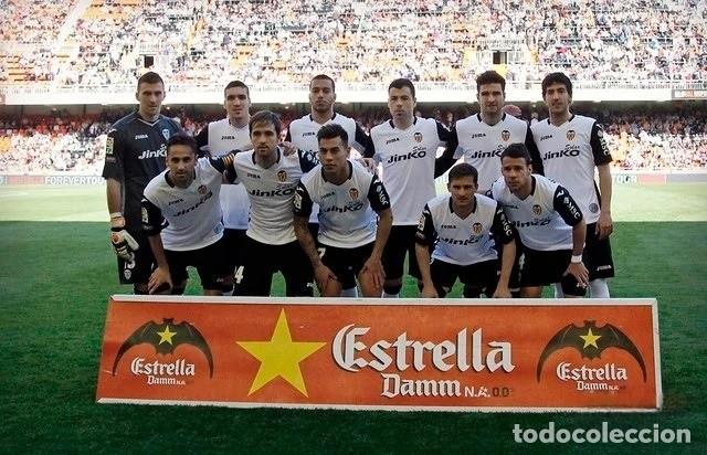 Coleccionismo deportivo: VALENCIA C.F. ALINEACI&Oacute;N PARTIDO DE LIGA 2013-2014 EN MESTALLA VS ELCHE. FOTO