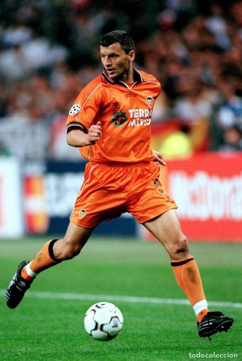 Coleccionismo deportivo: DJUKIC. VALENCIA C.F. FOTO