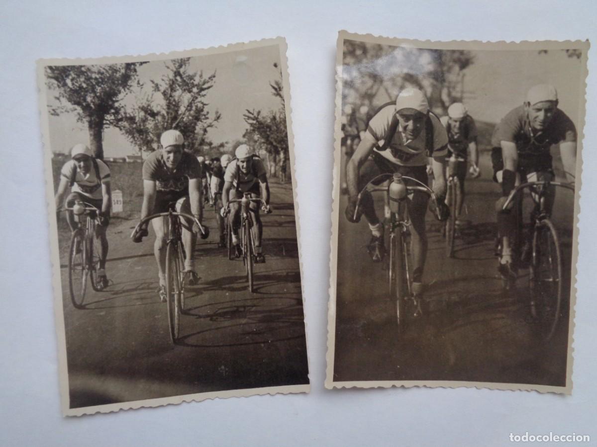 Coleccionismo deportivo: CICLISMO : LOTE DE 2 FOTOS DE CICLISTAS EN CARRERA , A&Ntilde;OS 40 . DE NARBONA , SEVILLA