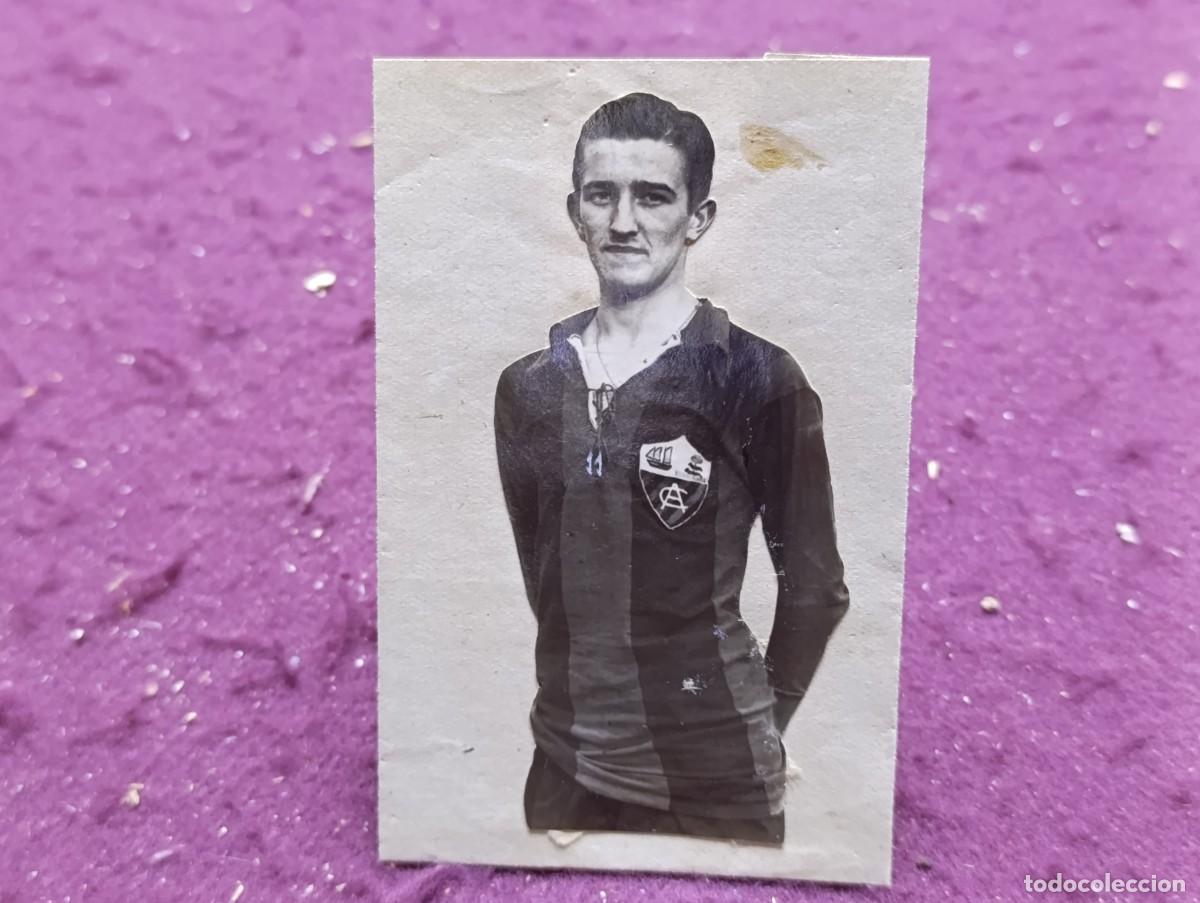 Coleccionismo deportivo: 1930&acute;s, Foto de Archivo, Retrato Troquelado Original, Emil&iacute;n, con sello al dorso.