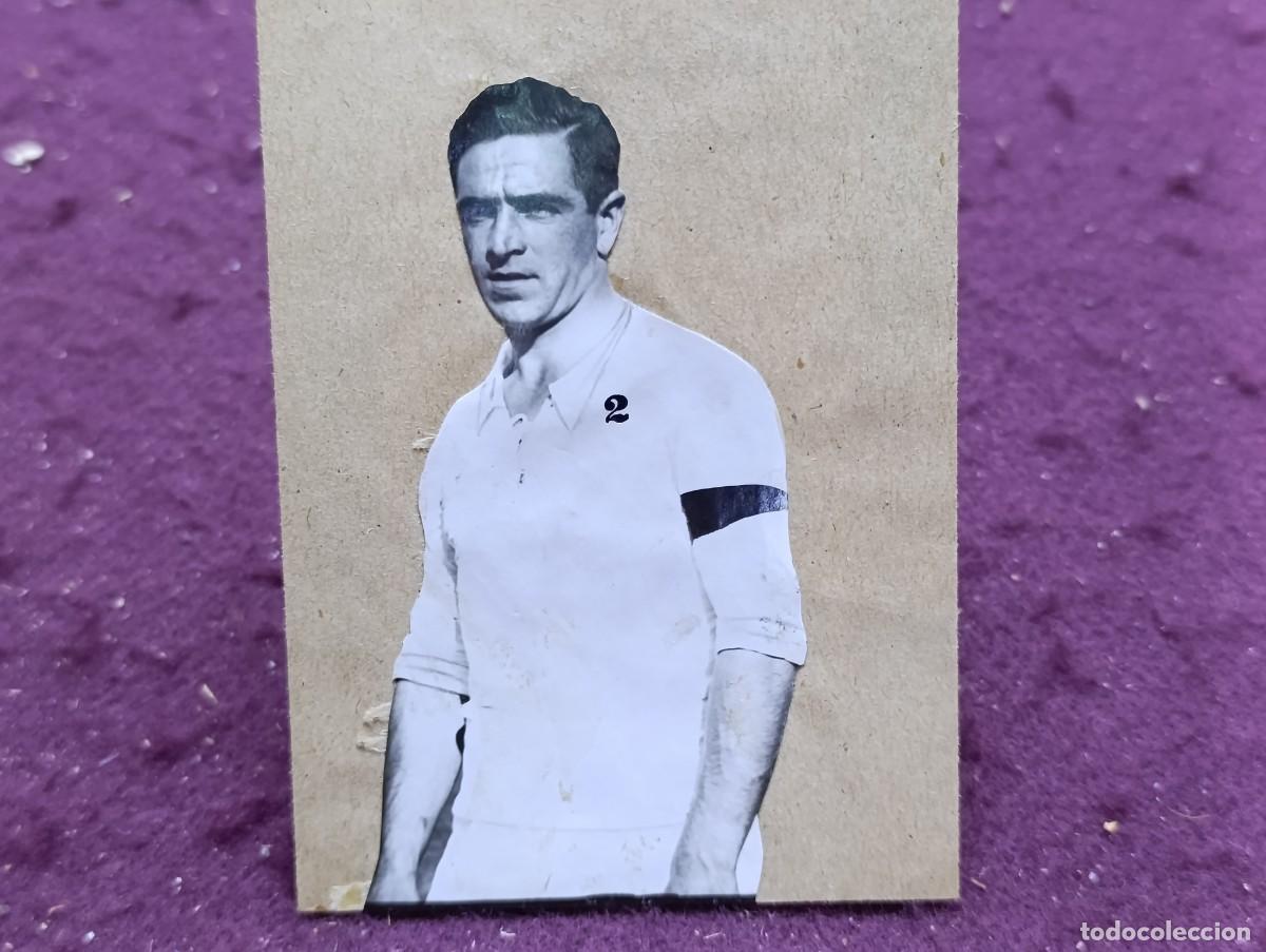 Coleccionismo deportivo: 1930&acute;s, Foto de Archivo, Retrato Troquelado Original, Euskalduna, Sevilla, con sello al dorso.