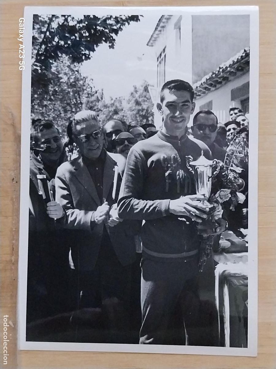 Coleccionismo deportivo: CICLISMO CARRERA A&Ntilde;OS 60 CICLISTA equipo FIAT TROFEO**-- FOTO 16.5X11.3 CMS ORIGINAL EPOCA
