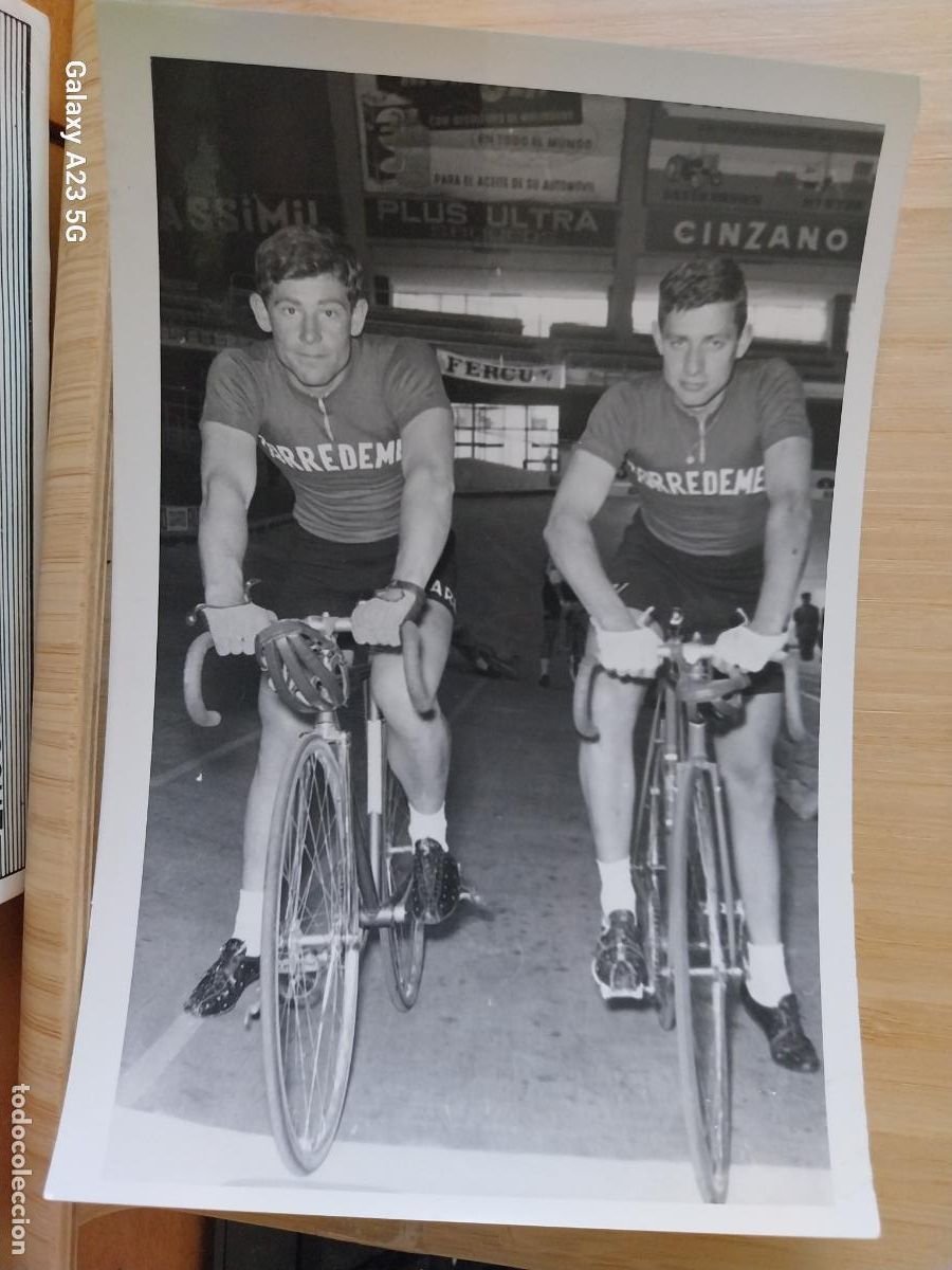Coleccionismo deportivo: CICLISMO CARRERA A&Ntilde;OS 60 CICLISTA TORREDEMER EQUIPO PISTA *-- FOTO 18X12.3 CMS ORIGINAL