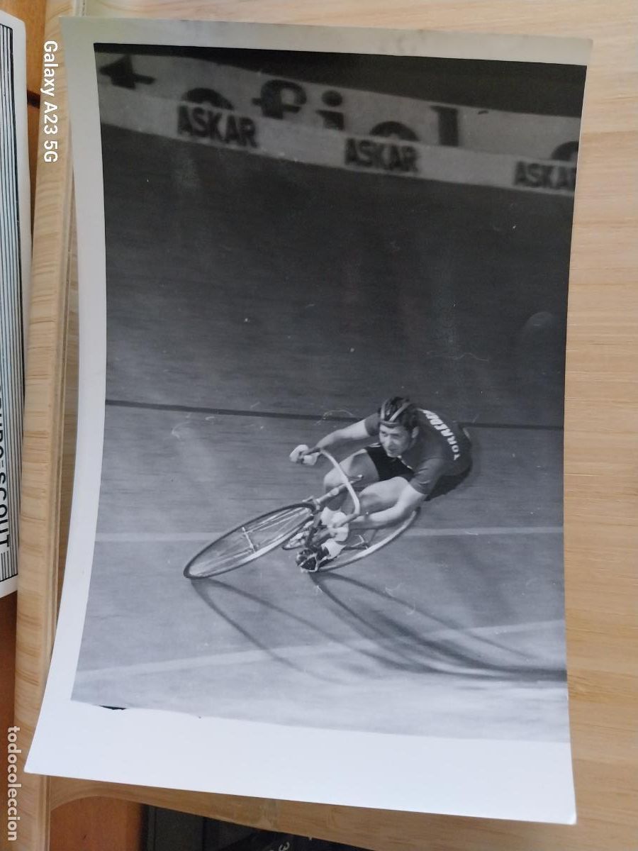 Coleccionismo deportivo: CICLISMO CARRERA A&Ntilde;OS 60 CICLISTA TORREDEMER EQUIPO PISTA *-*- FOTO 18X12.3 CMS ORIGINAL