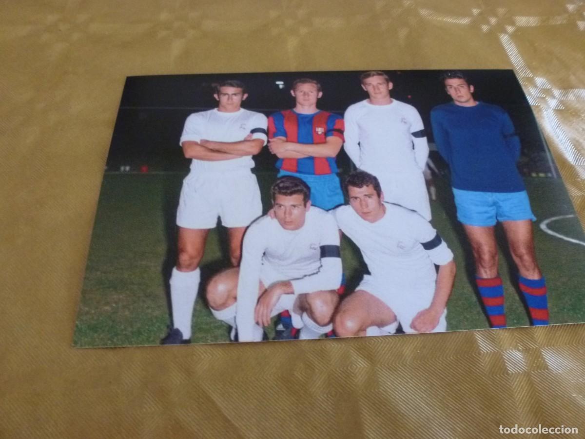 Colecionismo desportivo: FOTO MATE (11 X 15) 1968 BAR&Ccedil;A 1 REAL MADRID 1 --6 INTERNACIONALES PARTIDO MUERTE BENITEZ