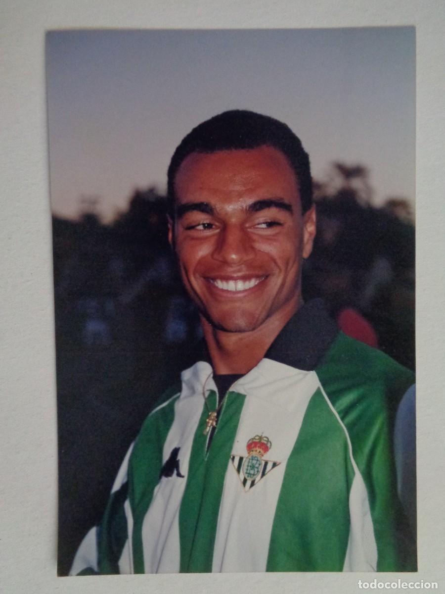 Coleccionismo deportivo: REAL BETIS BALOMPI&Eacute; : FOTO ORIGINAL DEL JUGADOR DENILSON