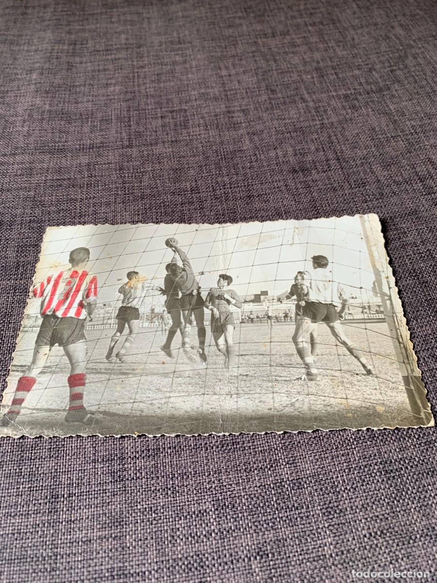 Coleccionismo deportivo: FOTOGRAFIA EQUO FUTBOL A&Ntilde;OS 60. REPORTAJES PUERTO SAGUNTO. 14X9 CM. PEDIDO MINIMO 10 EUROS.