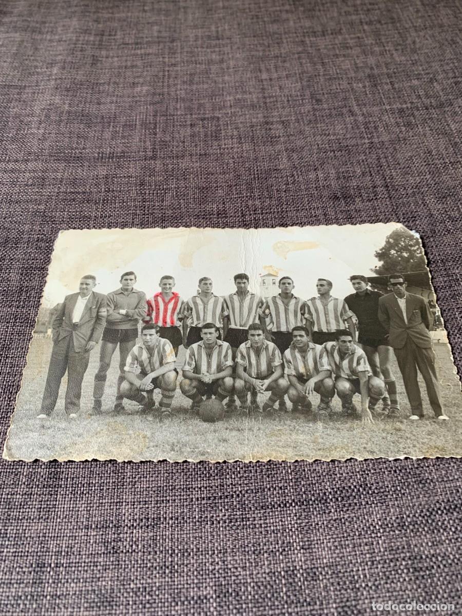 Coleccionismo deportivo: FOTOGRAFIA EQUIPO FUTBOL. A&Ntilde;O 1960. PUERTO SAGUNTO?. 14X9 CM. PEDIDO MINIMO 10 EUROS.