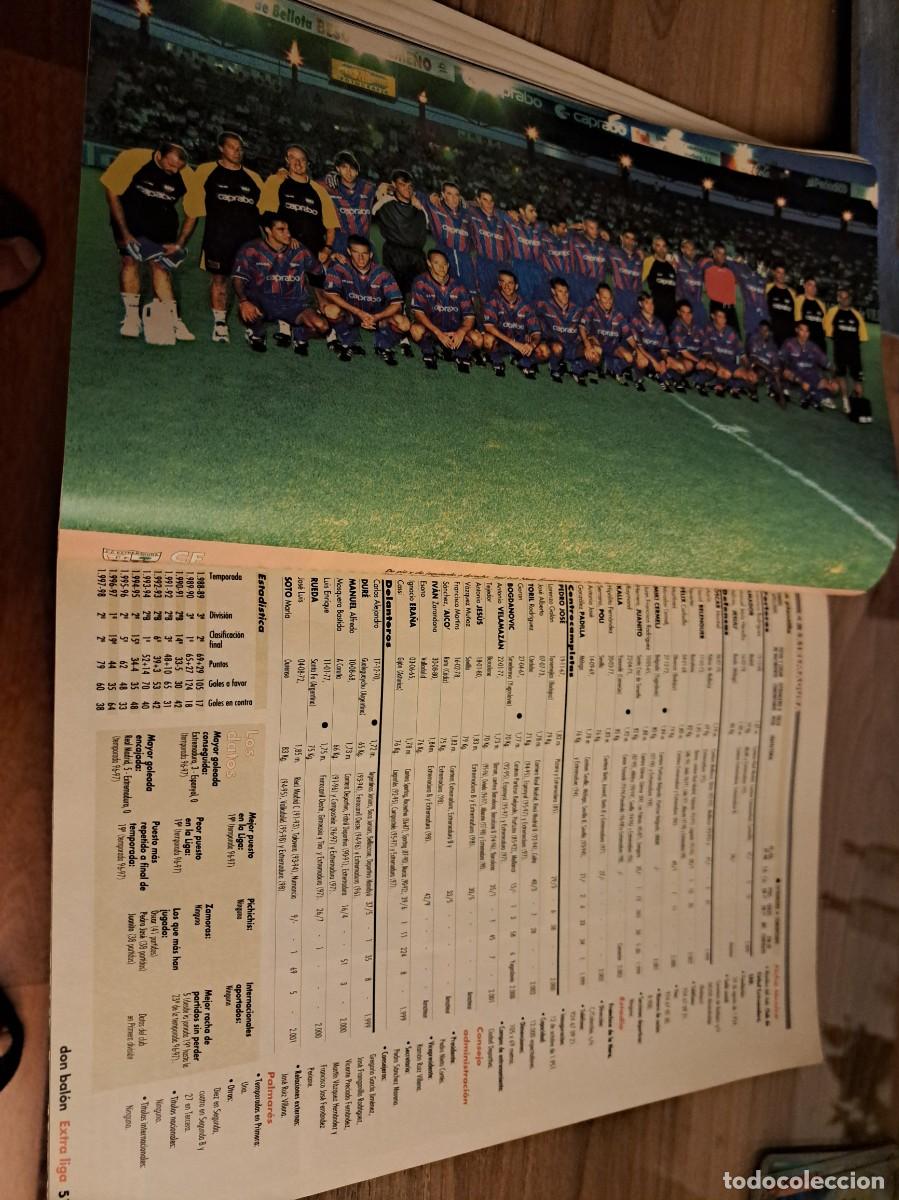 Sports collectibles: Foto plantilla y jugadores Don Bal&oacute;n 98-99. CF Extremadura