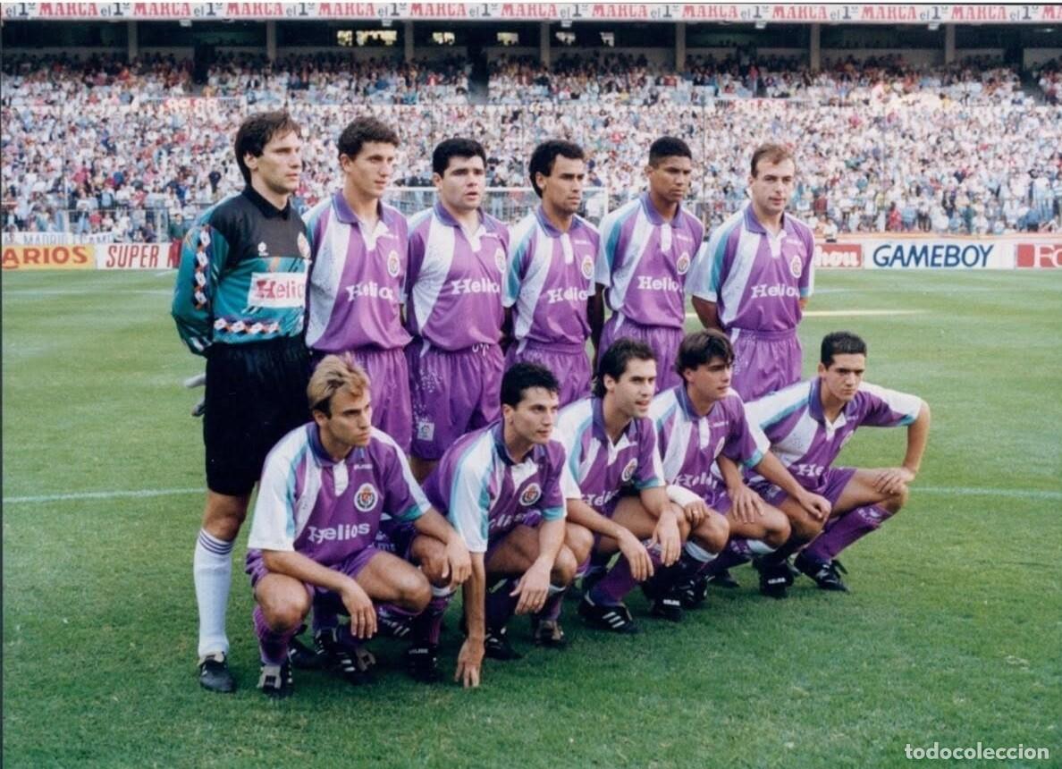 Coleccionismo deportivo: R. VALLADOLID. ALINEACI&Oacute;N PARTIDO DE LIGA 1993-1994 EN EL BERNAB&Eacute;U VS R. MADRID. FOTO