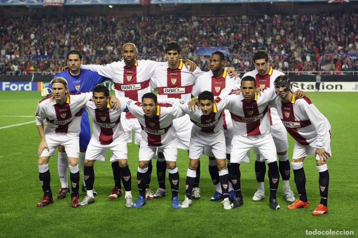 Coleccionismo deportivo: SEVILLA F.C. ALINEACI&Oacute;N PARTIDO CHAMPIONS 2007-2008 EN EL S. PIZJU&Aacute;N VS EL ARSENAL. FOTO