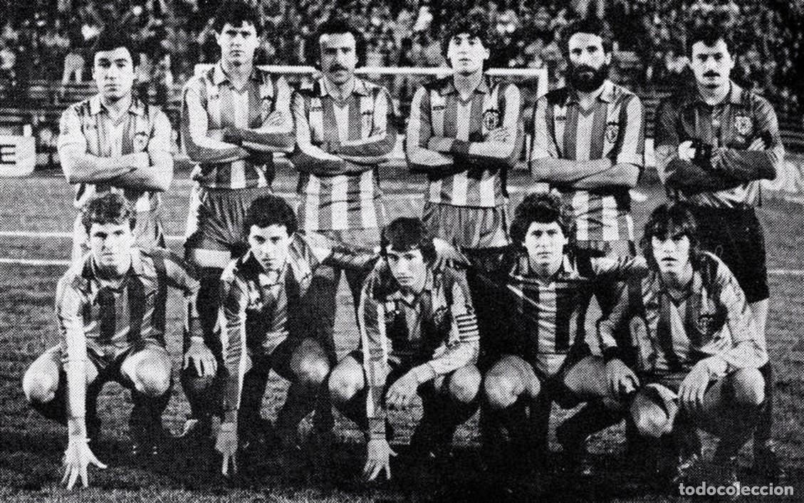 Coleccionismo deportivo: VALENCIA C.F. ALINEACI&Oacute;N PARTIDO DE LIGA 1981-1982 EN CASTALIA VS EL CASTELL&Oacute;N. FOTO