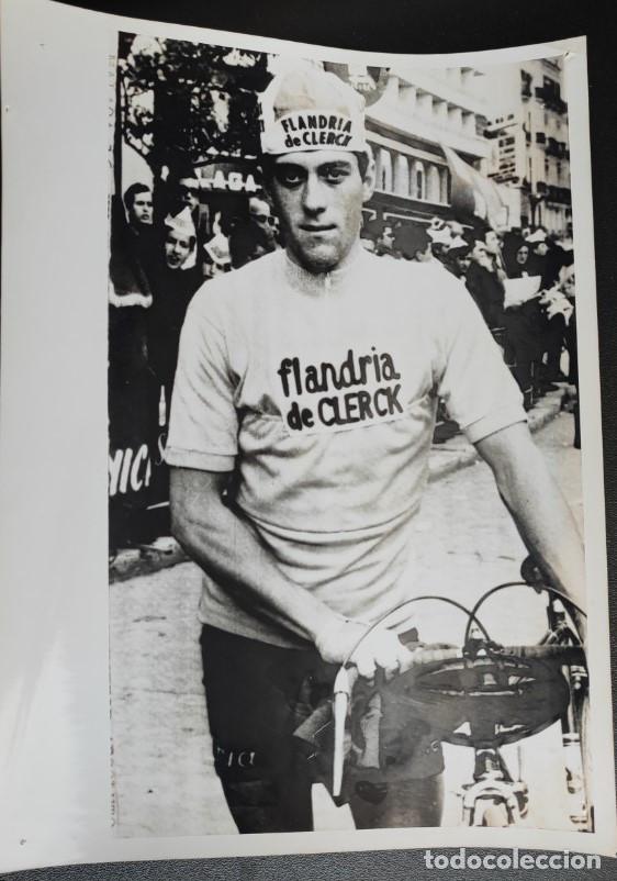 Collectionnisme sportif: EL BELGA ANTOINE HOUBRECHTS GANADOR DE LA XV VUELTA CICLITA A ANDALUCIA, MALAGA 1968, TELEFOTO