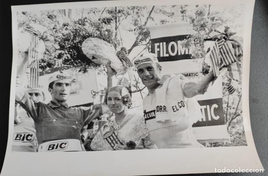 Collezionismo sportivo: VUELTA CICLISTA A ESPA&Ntilde;A 1968, PIETRO GUERRA Y RUDY ALTIG GANADOR DE LA ETAPA, TELEFOTO
