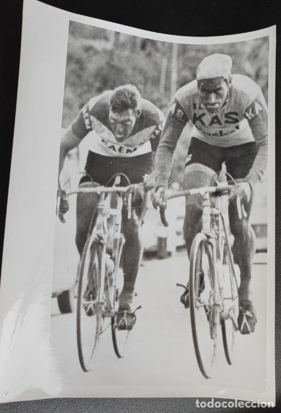 Collezionismo sportivo: VUELTA CICLISTA A ESPA&Ntilde;A 1968, JOSE PEREZ FRANCES CRUZA EL PRIMERO LA META EN GIJON, TELEFOTO
