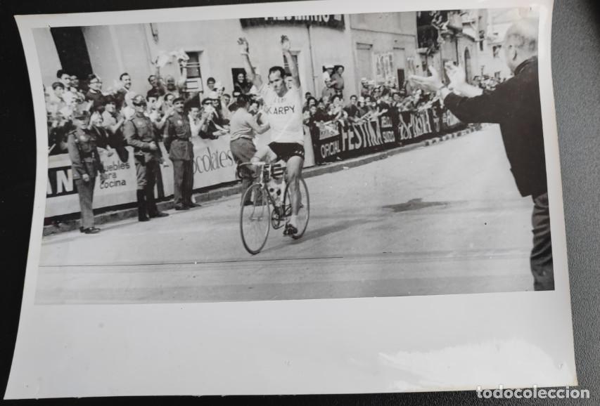 Collezionismo sportivo: VUELTA CICLISTA A ESPA&Ntilde;A 1968, EL CORREDOR ESPA&Ntilde;OL MARTIN PI&Ntilde;ERA GANA LA ETAPA EN ALMANSA, TELEFOTO