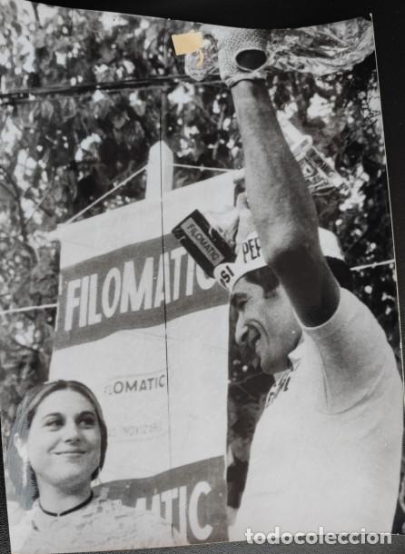 Sammelleidenschaft Sport: VUELTA CICLISTA A ESPA&Ntilde;A 1968 REUS, EL ESPA&Ntilde;OL RAMON SAEZ NUEVO LIDER, TELEFOTO