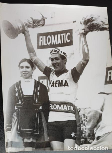 Collezionismo sportivo: VUELTA CICLISTA A ESPA&Ntilde;A 1968 SANTANDER, VENCE VICTOR VAN SCHIL, TELEFOTO