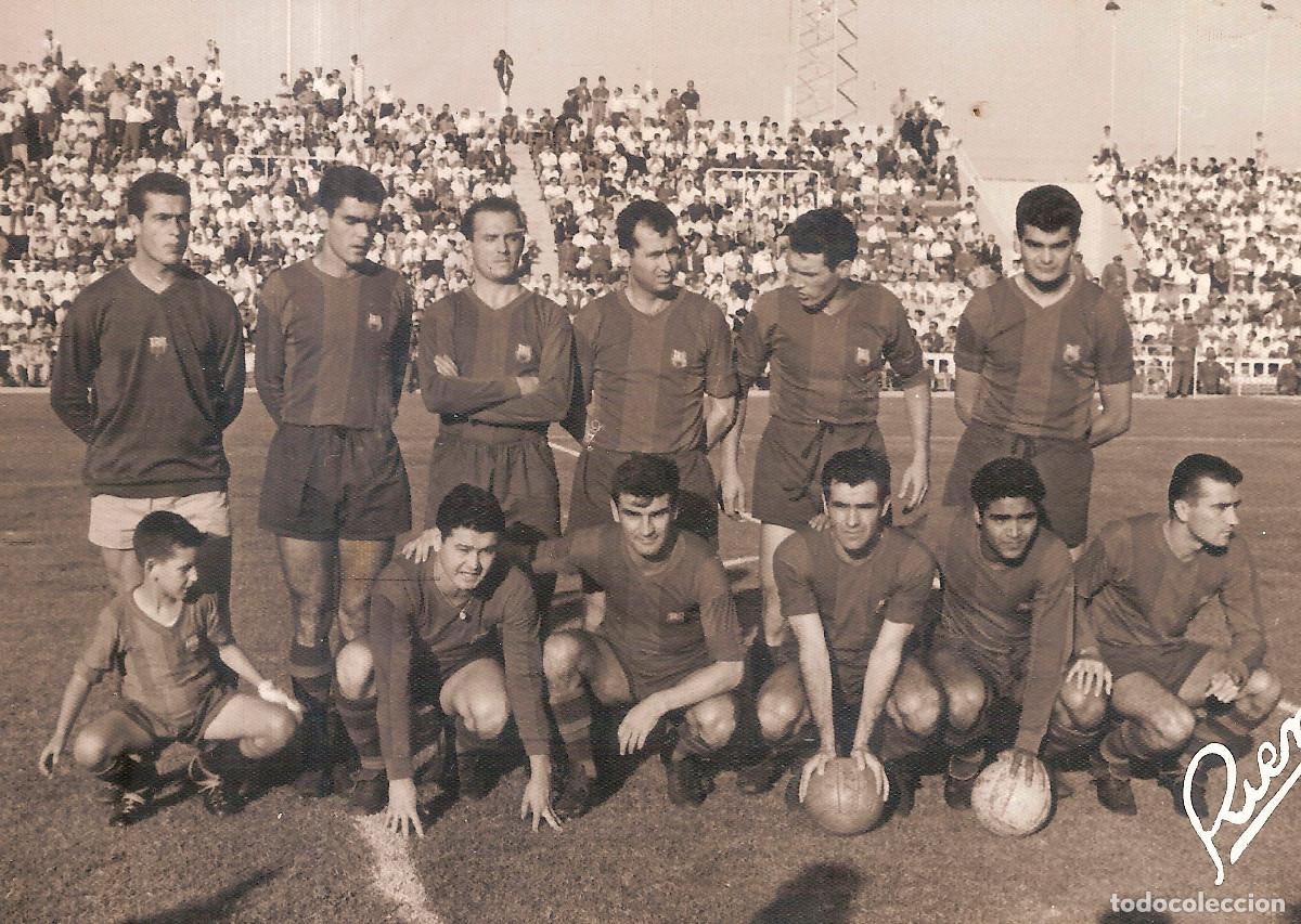 Sports collectibles: FOTO POSTAL CF BARCELONA TROFEO CARRANZA 1961