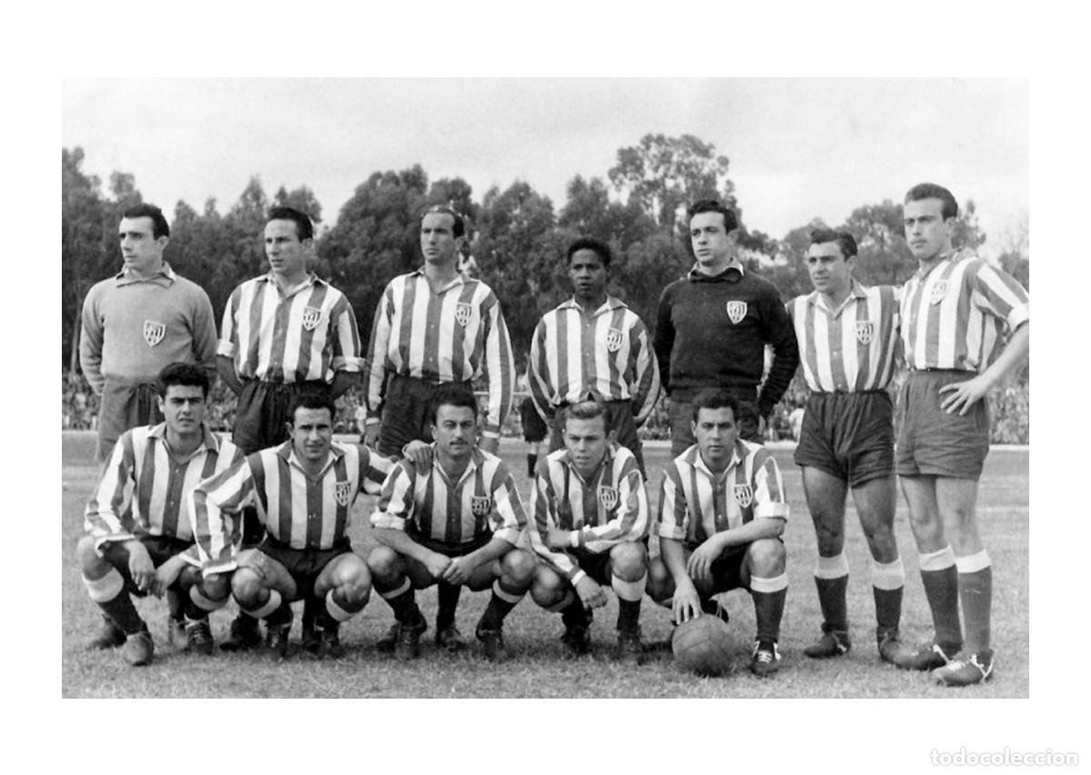 Sports collectibles: FOTO POSTAL AT. TETU&Aacute;N 1951/52