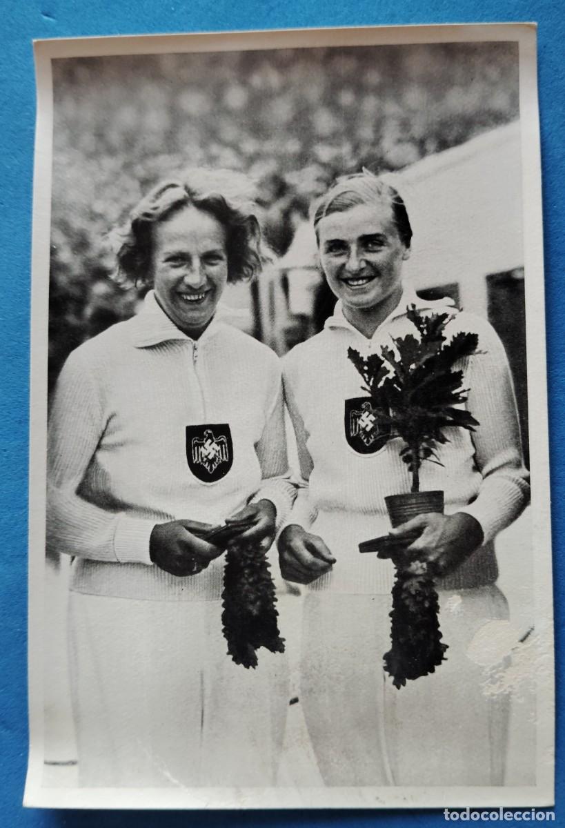 Coleccionismo deportivo: FOTOCROMO. OLIMPIADA ALEMANA 1936. ORO Y BRONCE. LANZADORAS DISCO..EL ENVIO ESTA INCLUIDO .