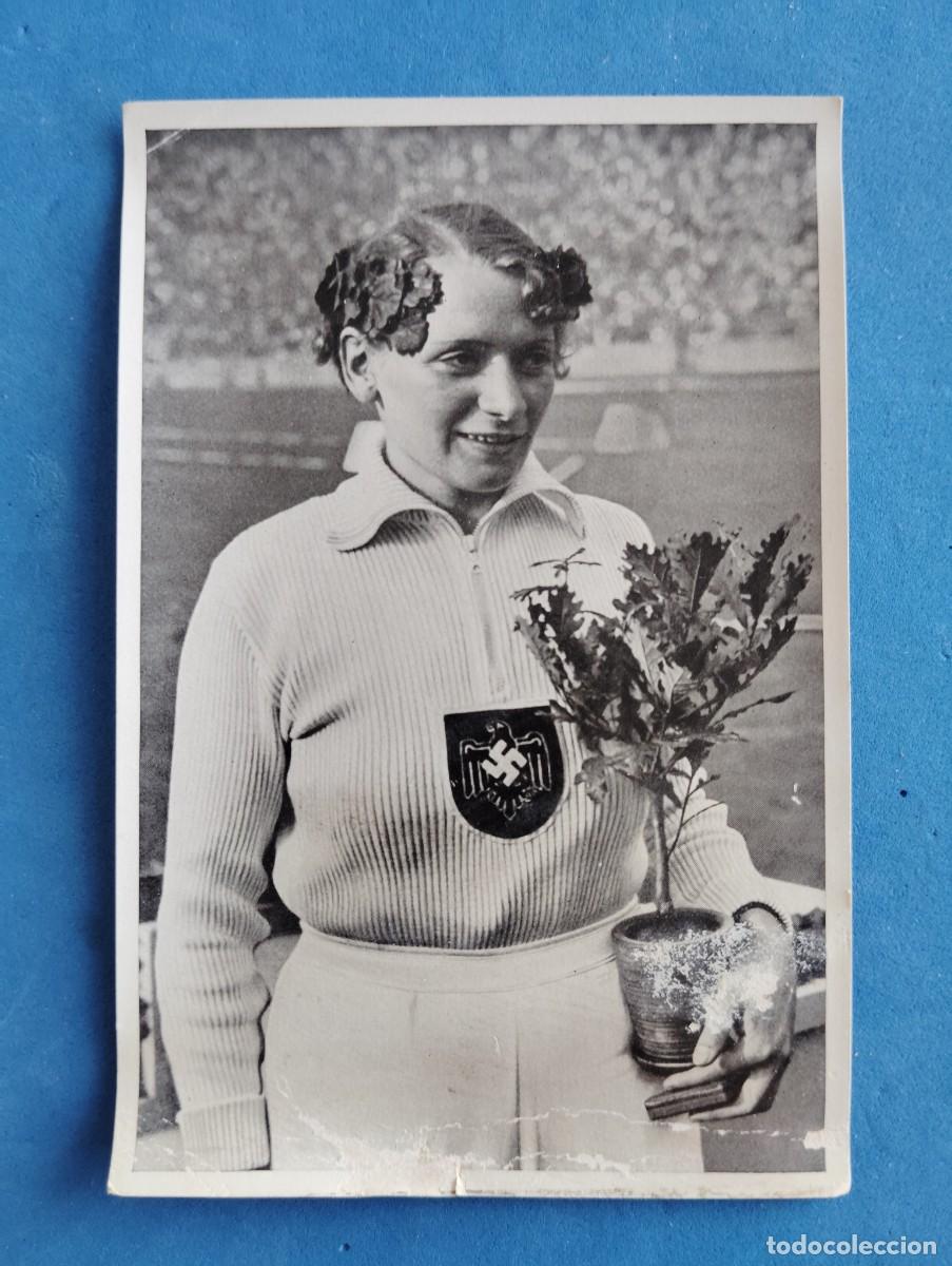 Coleccionismo deportivo: FOTOCROMO OLIMPIA 1936. TILLY FLEISCHER.ORO EN LANZAMIENTO JABALINA.EL ENVIO ESTA INCLUIDO.