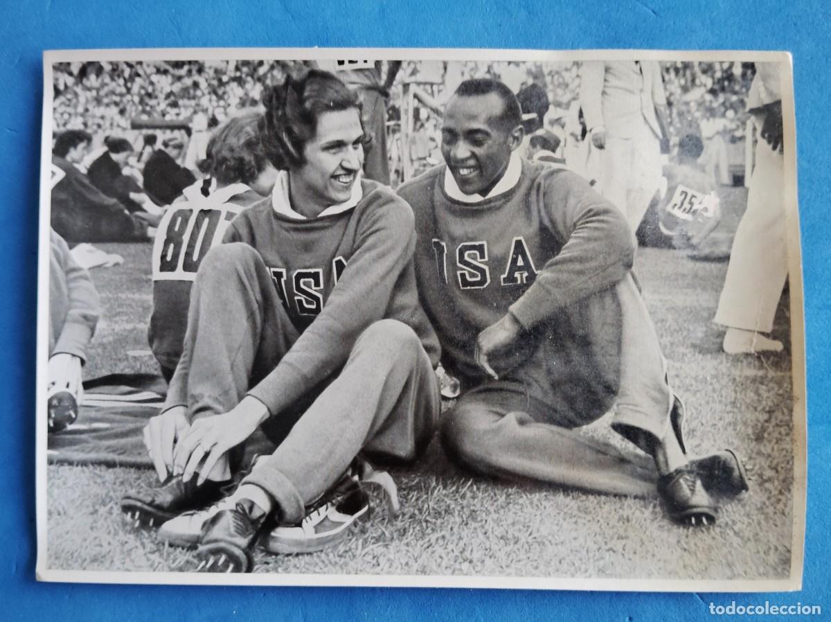 Coleccionismo deportivo: FOTOCROMO OLIMPIA 1936. EQUIPO USA. ATLETISMO JAMES OWENS..EL ENVIO ESTA INCLUIDO.