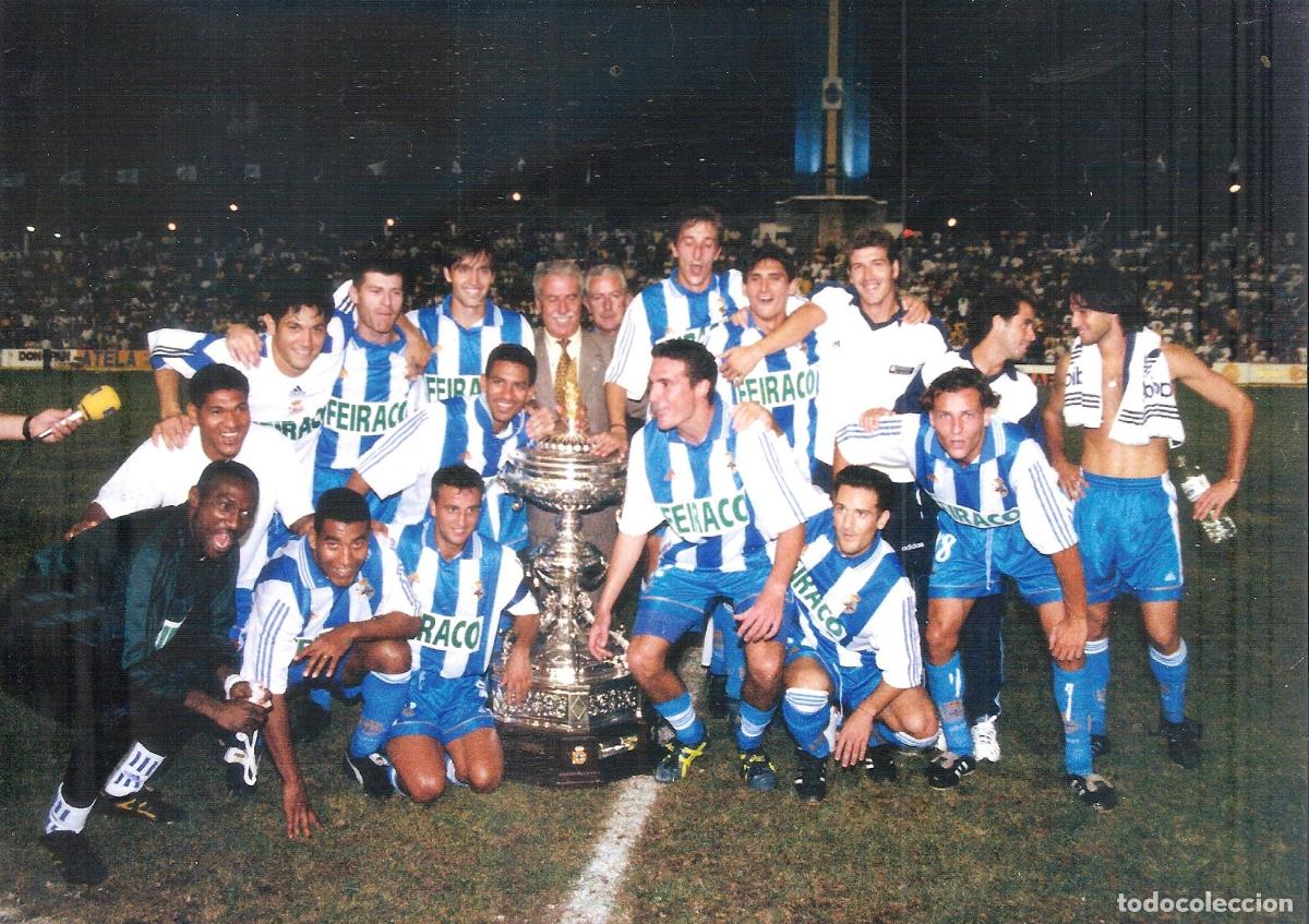 Coleccionismo deportivo: FOTOGRAF&Iacute;A RCD CORU&Ntilde;A CAMPE&Oacute;N TROFEO CARRANZA 1998