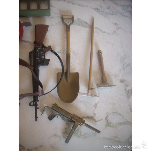 Geyperman: Dos figuras Geyperman, blanco y negro, y 35 complementos, trajes y armas - Foto 10