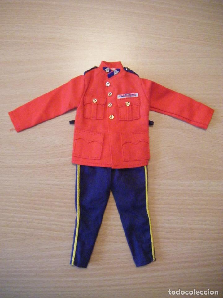 Geyperman: Traje del Policia Montada del Canada de Geyperman - NUEVO - Foto 1