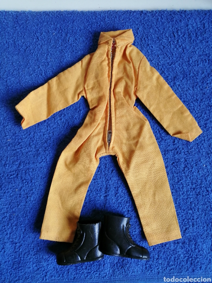 Geyperman: Mono Amarillo de Geyperman Mision Imposible con un par de Botas - Foto 1