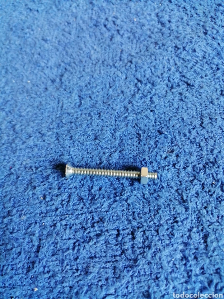 Geyperman: Tornillo y tuerca de la base del Sidecar de la Moto de Geyperman - Foto 1