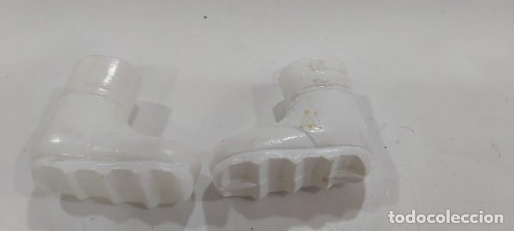 Geyperman: ANTIGUO Y ORIGINAL ACCESORIO GEYPERMAN ORIGINAL AL 100% BOTAS BLANCAS - Foto 1