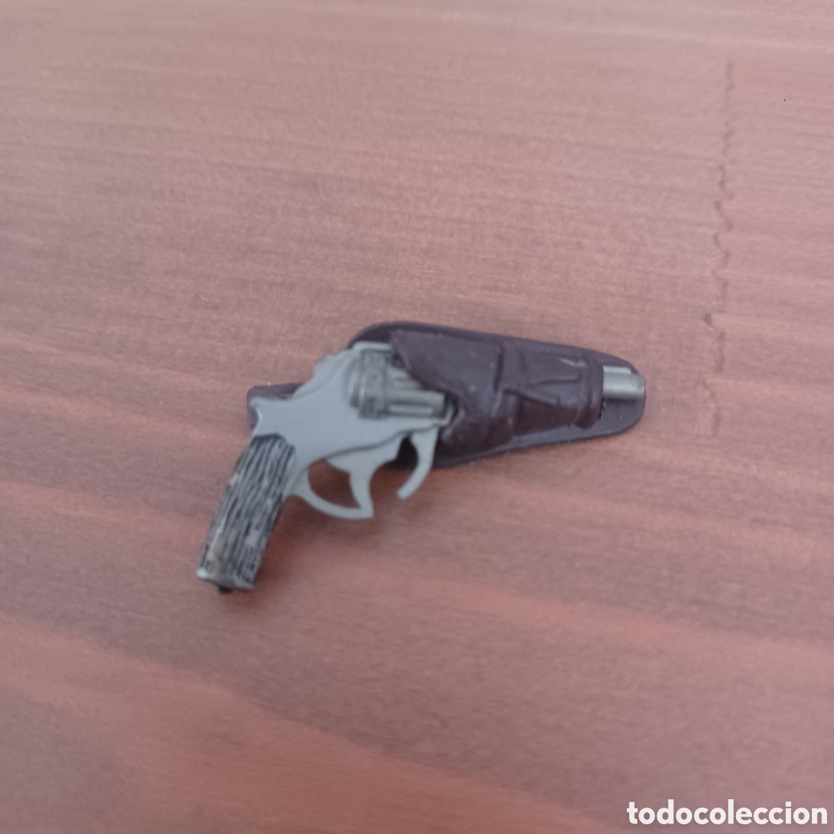 Pistola de Vaquero con Cartuchera y Cinturón