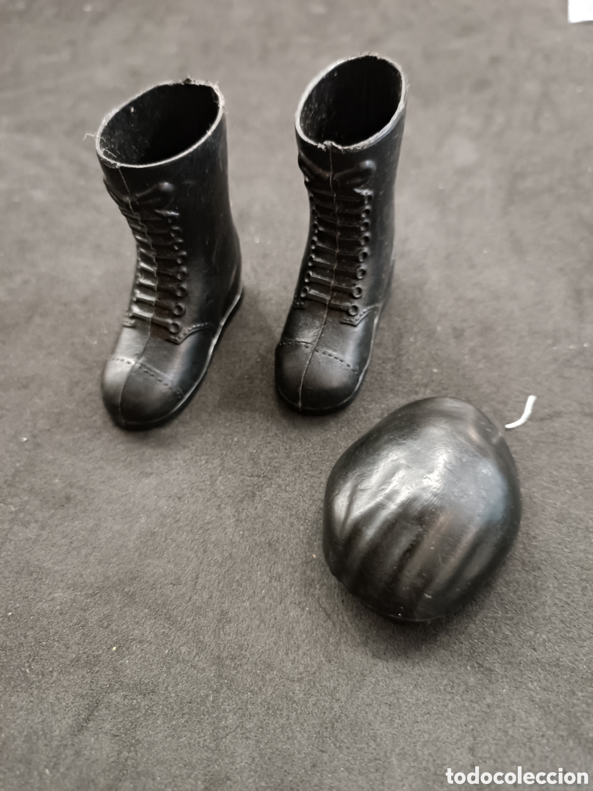 Geyperman: Geyperman boina negra y botas - Foto 1