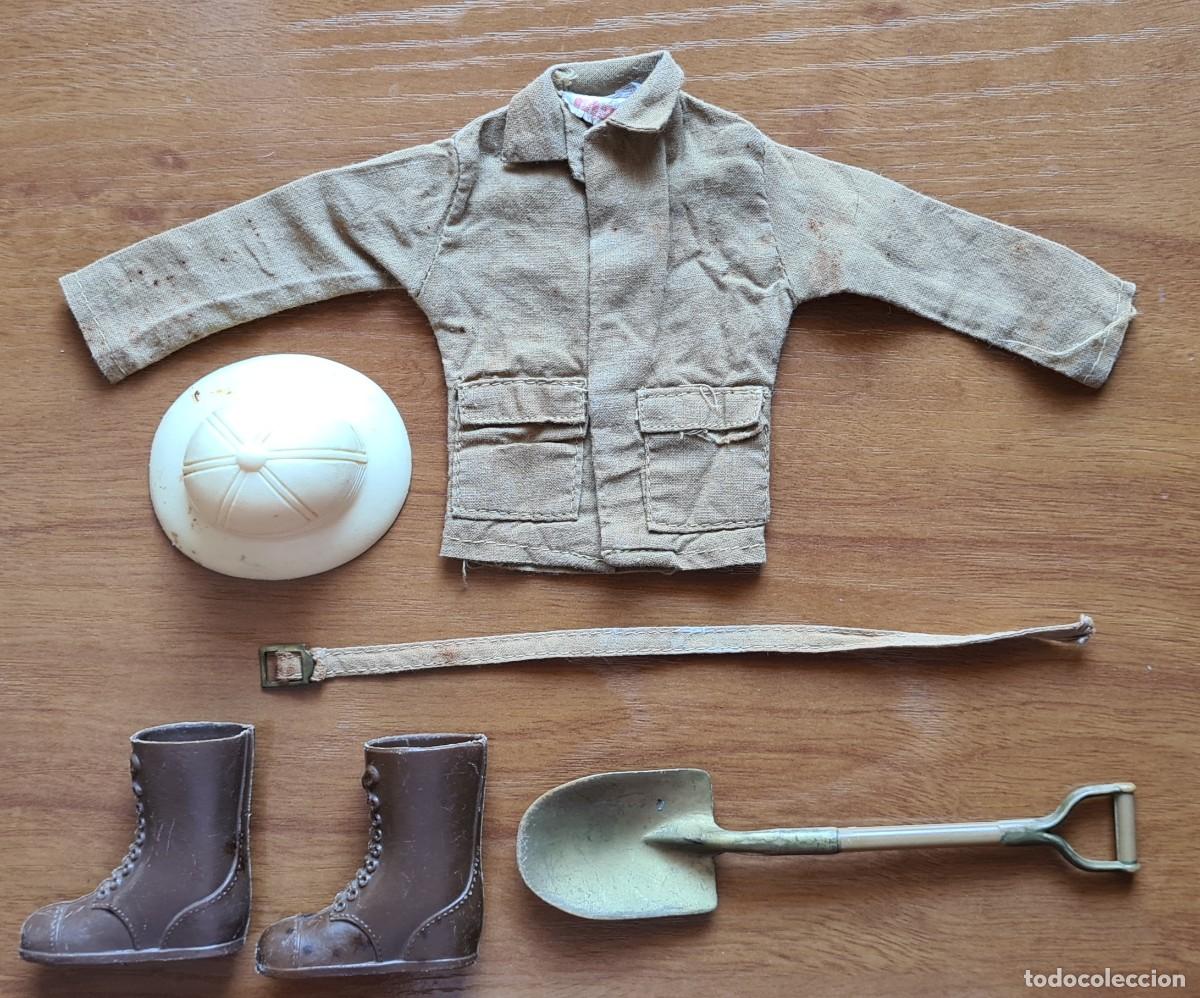 Geyperman: GEYPERMAN Chaqueta explorador con cintur&oacute;n, casco, botas altas marrones y pala - Foto 1
