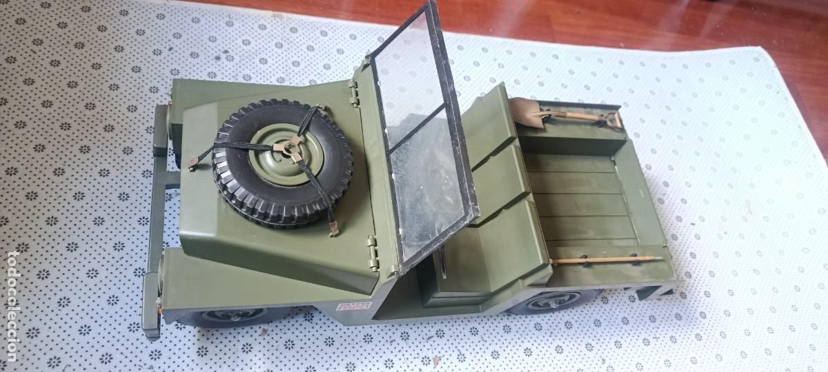 Geyperman: Geyperman Land Rover militar