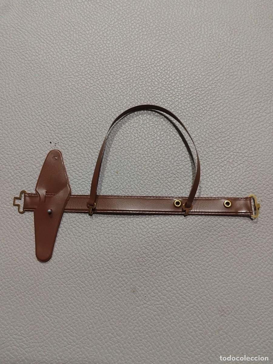 Geyperman: Geyperman cintur&oacute;n marr&oacute;n con bandolera y funda.