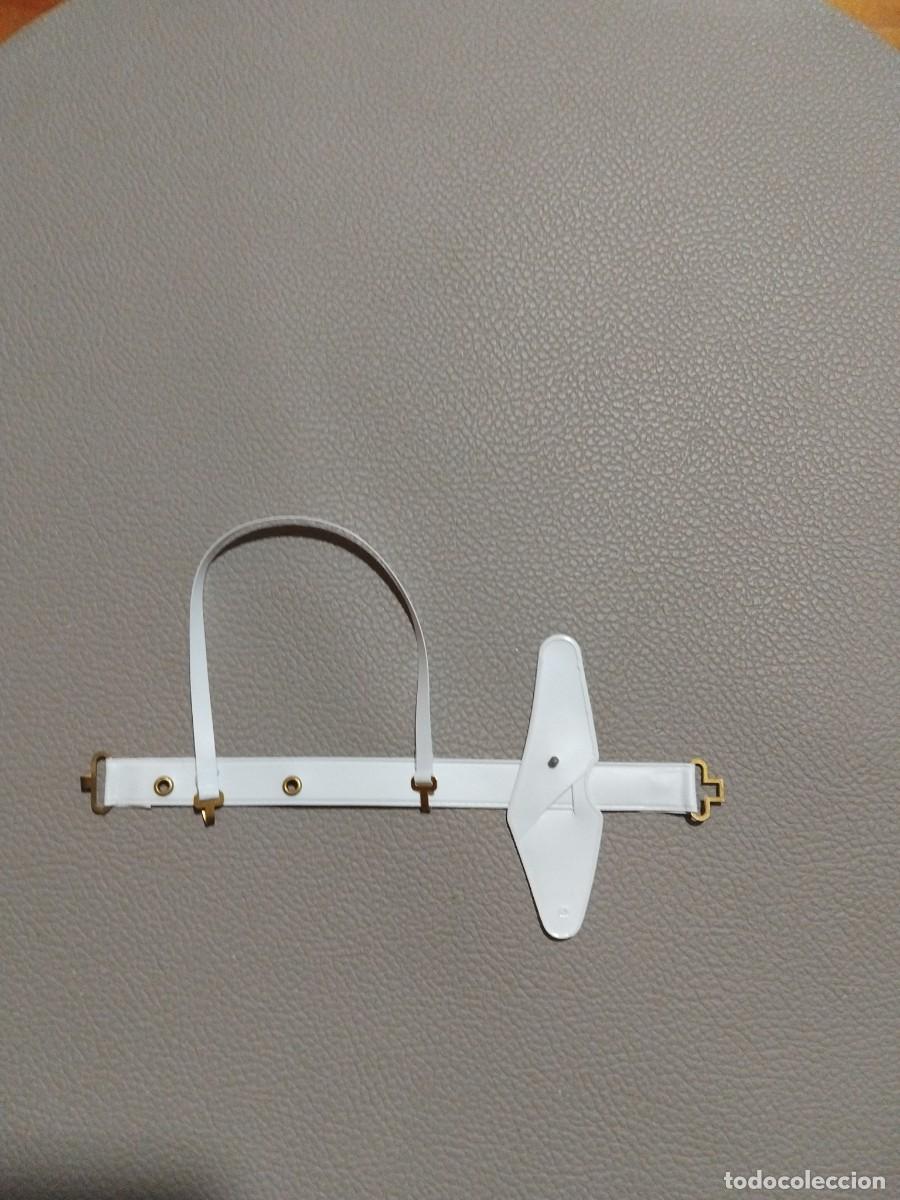 Geyperman: Geyperman cintur&oacute;n blanco con bandolera y funda