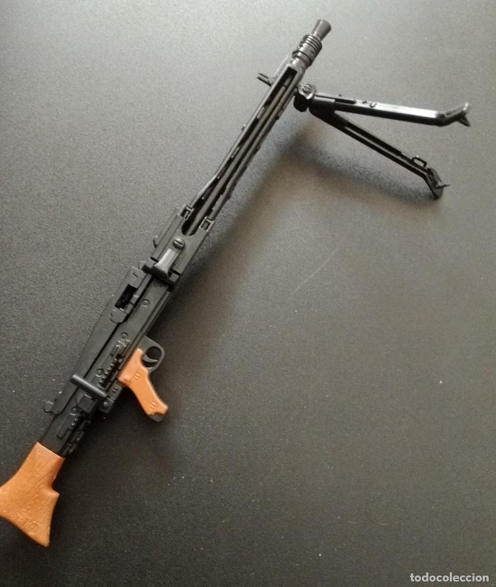Geyperman: Ametralladora MG42 1:6 practicable, para mu&ntilde;ecos tipo geyperman.