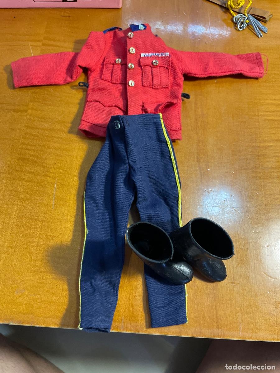 Geyperman: GEYPERMAN Conjunto traje polic&iacute;a montada con botas altas