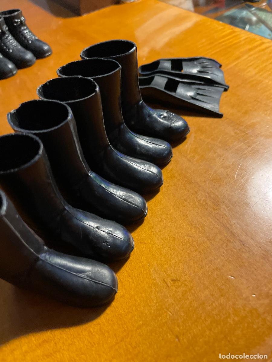 Geyperman: Lote de seis botas, oficial alem&aacute;n Geyperman y ruso y aletas submarinista