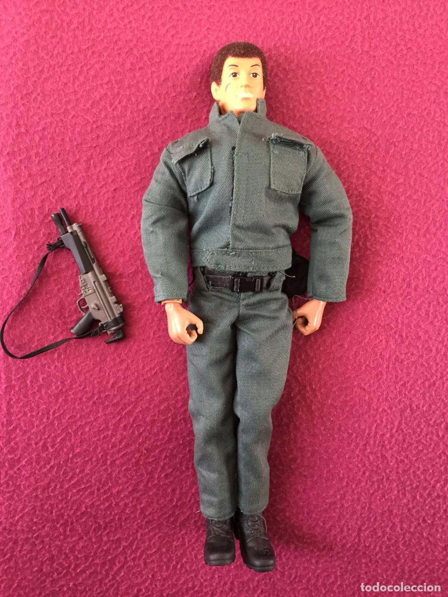 Geyperman: GEYPERMAN GUARDIA CIVIL (BIZAK)