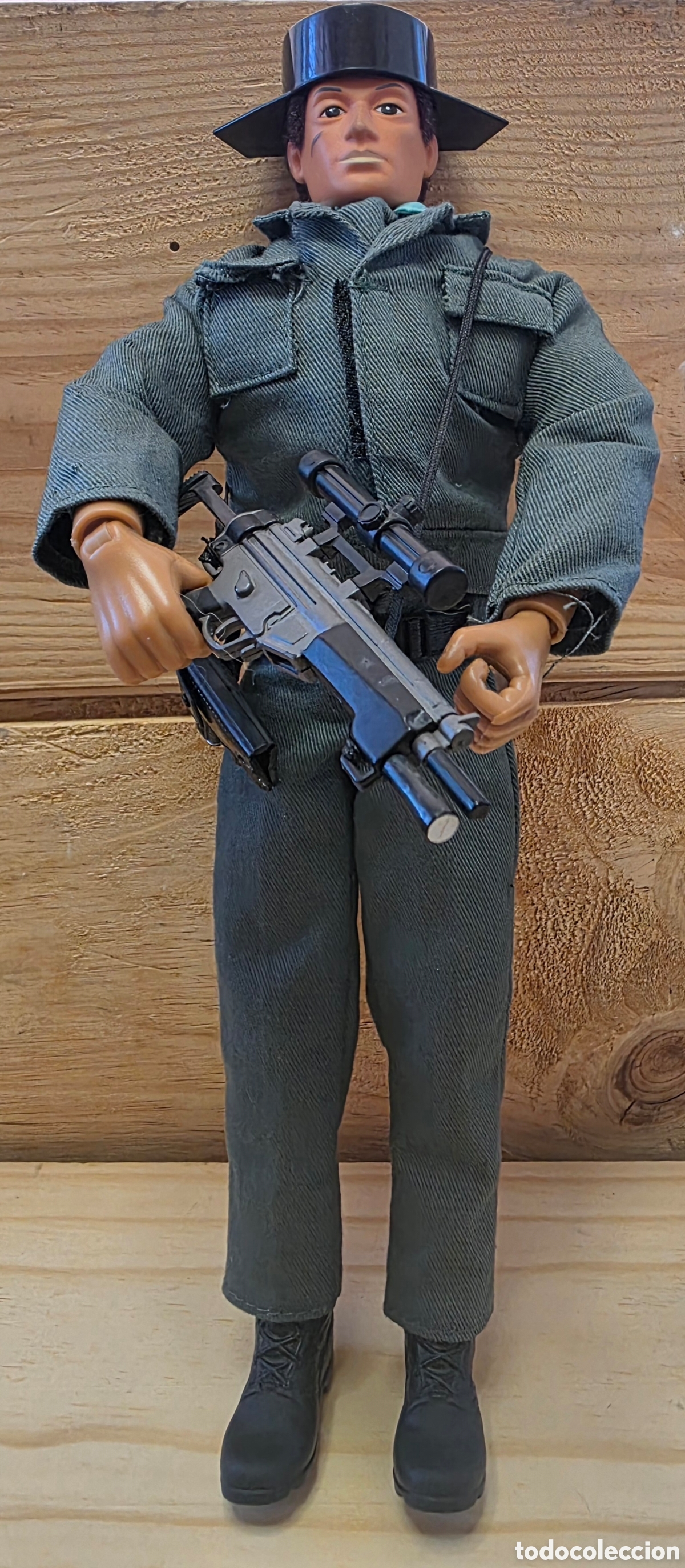 Geyperman: Geyperman Guardia Civil de Campa&ntilde;a con Tricornio y Subfusil - Reedici&oacute;n Oficial Hobbycrash / Muy Bue