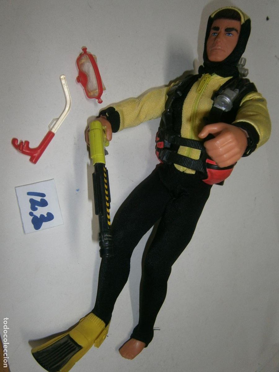 Geyperman: ANTIGUO ACTION MAN A&Ntilde;OS 90 CON PELO (SIMILAR A GEYPERMAN) Y COMPLEMENTOS DIVERSOS