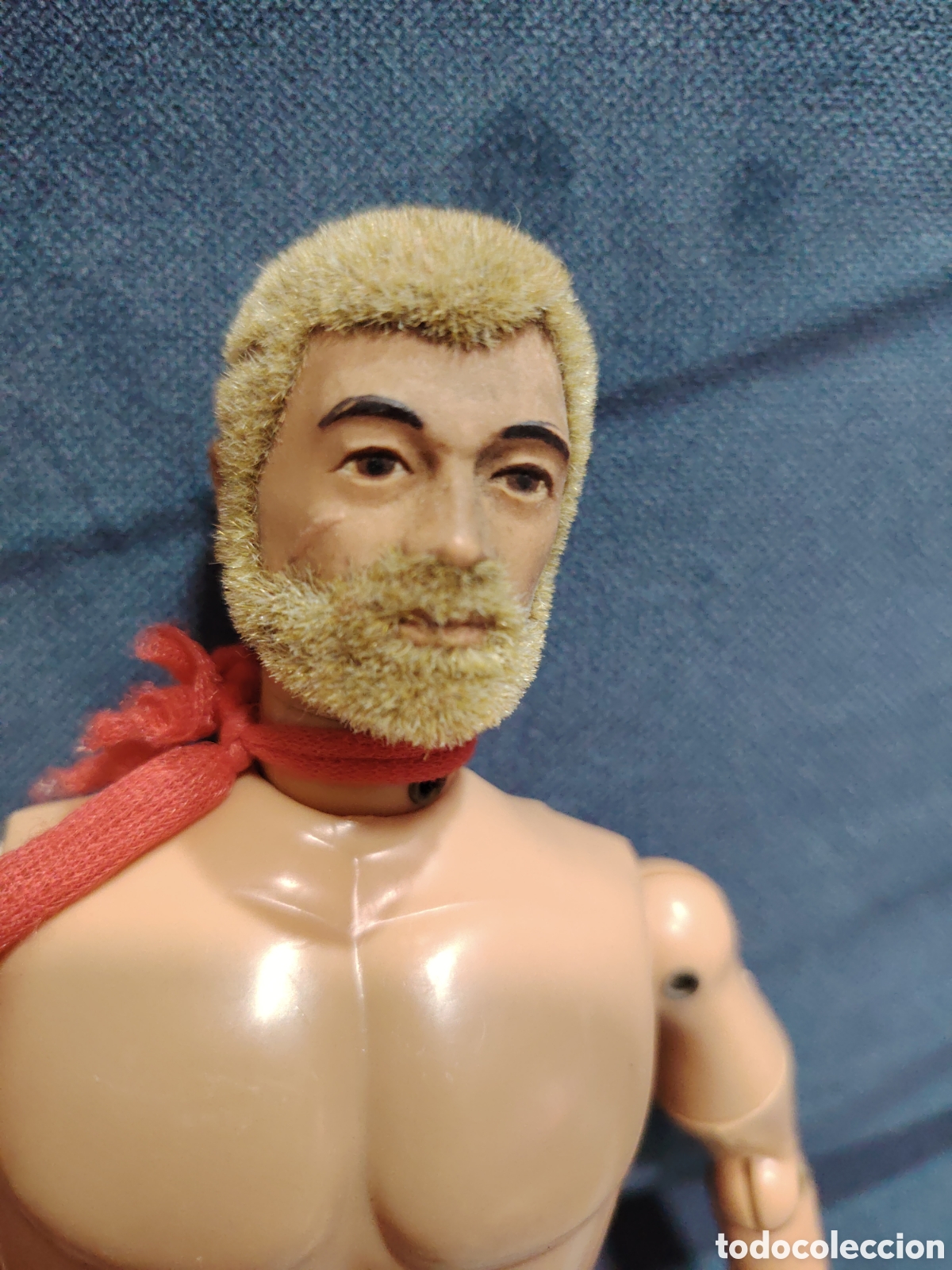 Geyperman: Mu&ntilde;eco maniqu&iacute; geyperman rubio con pelo y barba - Foto 2