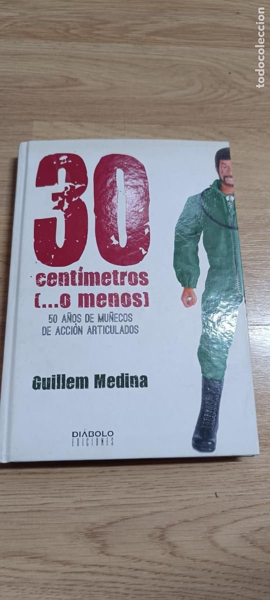 Geyperman: LIBRO 30 CM O MENOS GEYPERMAN, GUILLEN MEDINA 50 A&Ntilde;OS MU&Ntilde;ECOS DE ACCION, EDICIONES DI&Aacute;BOLO