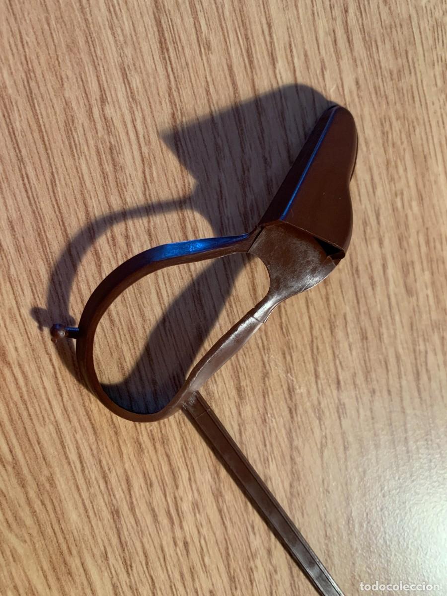 Geyperman: GEYPERMAN. FUNDA SOBAQUERA MARRON REEDICION