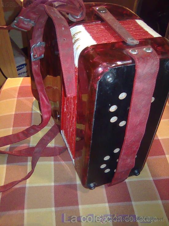 Instrumentos musicales: BONITO Y ANTIGUO ACORDEON MARCA HERO - Foto 3